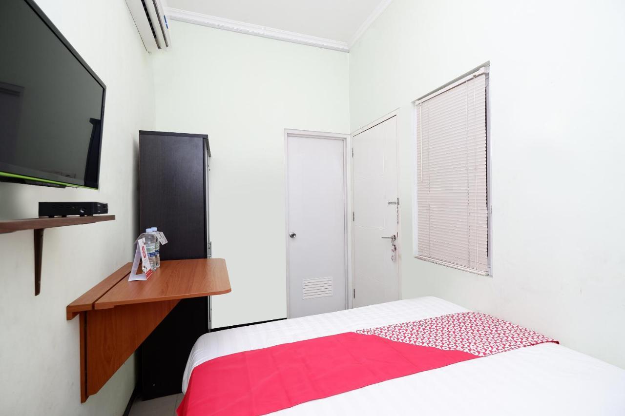 Oyo 1815 Gatsu Residence Semarang Kültér fotó