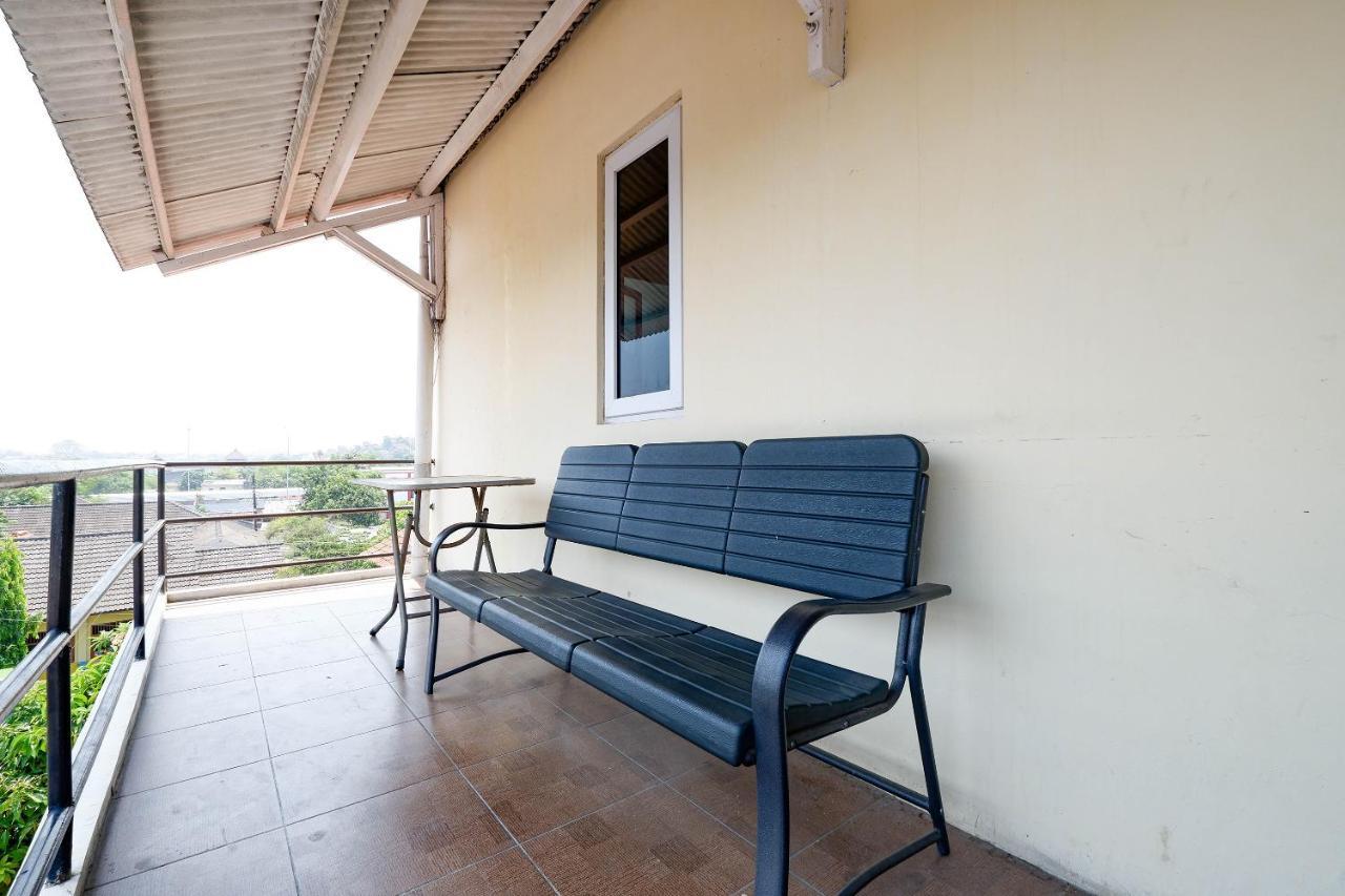 Oyo 1815 Gatsu Residence Semarang Kültér fotó