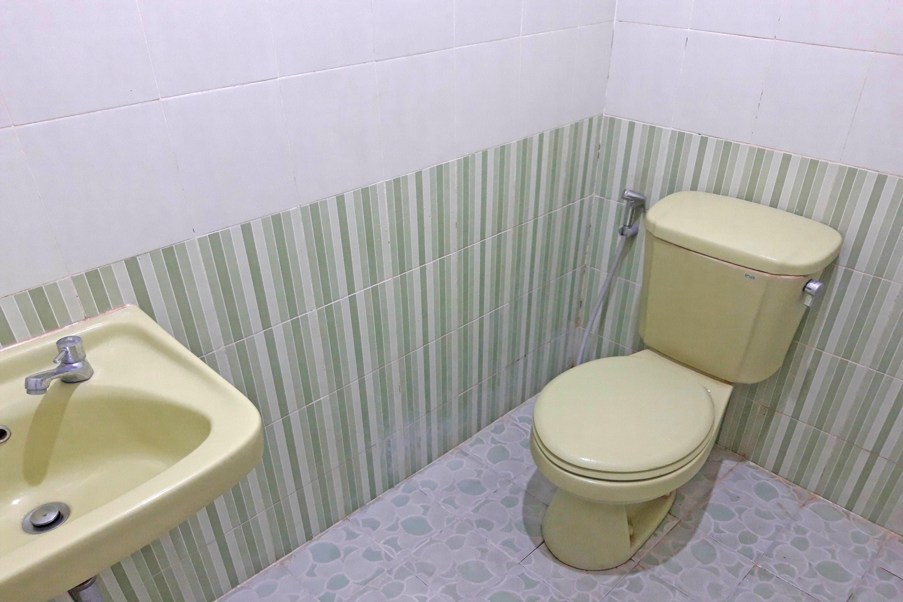 Oyo 1815 Gatsu Residence Semarang Kültér fotó