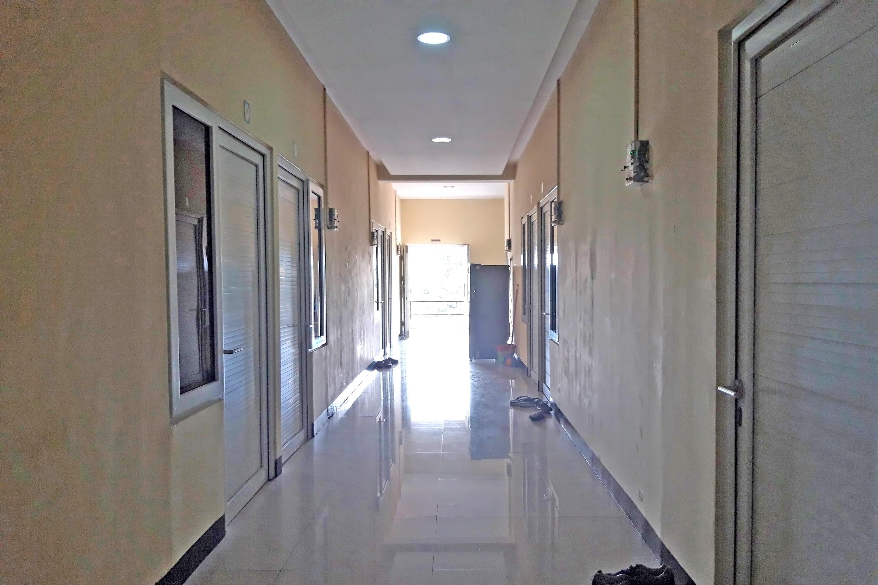 Oyo 1815 Gatsu Residence Semarang Kültér fotó