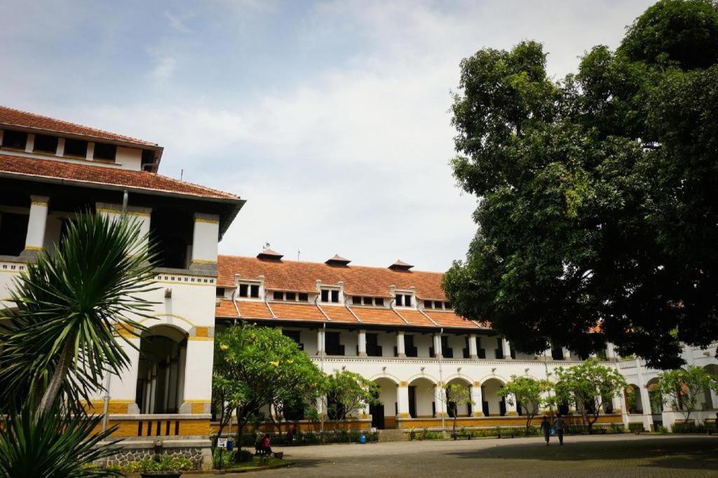 Oyo 1815 Gatsu Residence Semarang Kültér fotó